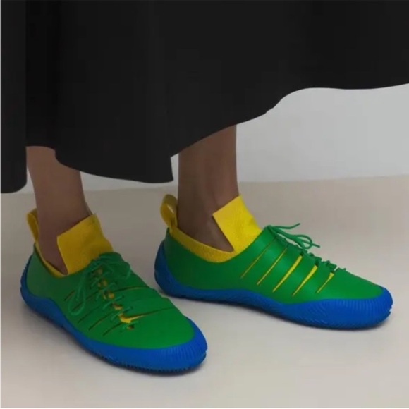 NEW 🆕 Bottega Veneta Climber 10mm Vibrant Blue and Green Rubber Sneakers size 35 - Picture 3 of 11